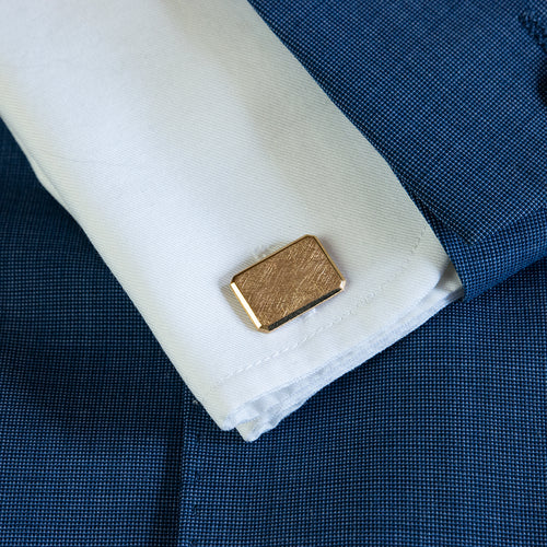 Gouden manchetknopen in rechthoekige vorm. Keuze uit hoogglans, mat of ijsmat afwerking. Handgemaakte manchetknopen van Meijlis.